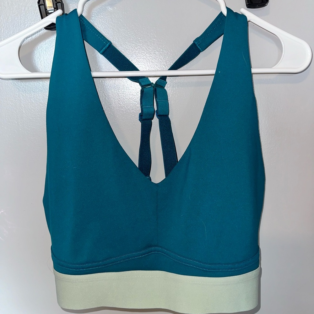 Fabletics Oasis Sports Bra